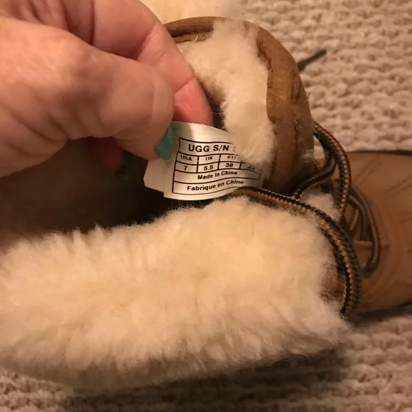 COPY - Ugg Snow boots - Picture 5 of 6